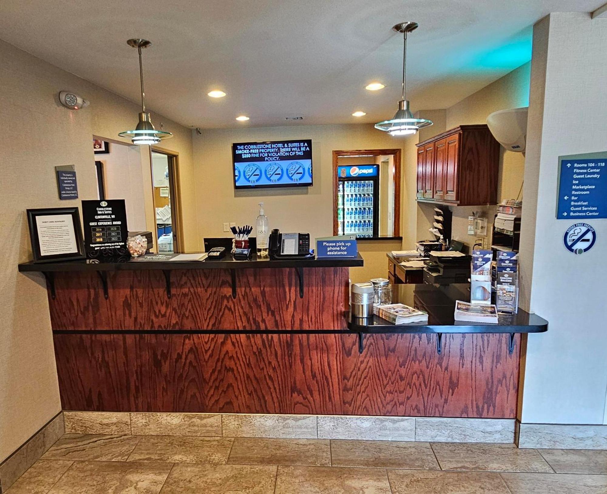 Cobblestone Inn & Suites - Clintonville Kültér fotó