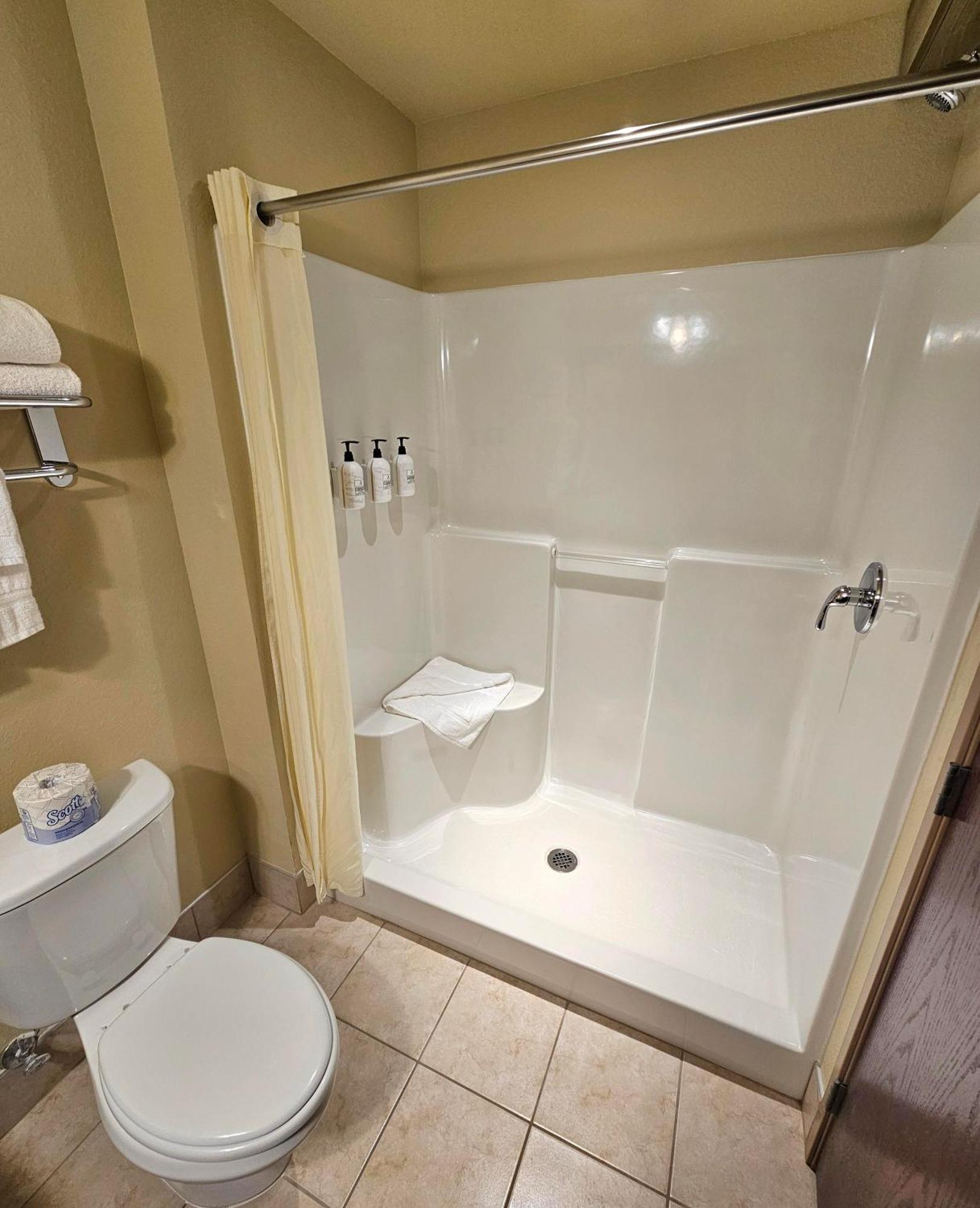 Cobblestone Inn & Suites - Clintonville Kültér fotó